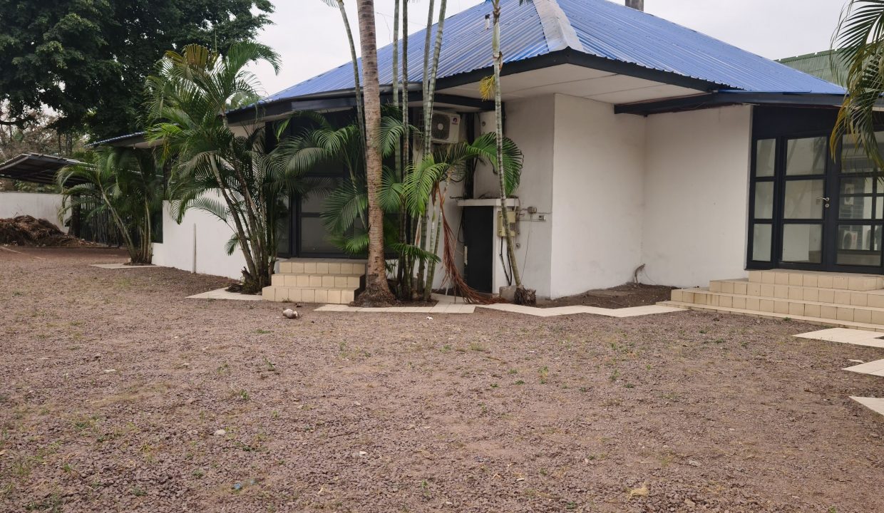 Villa a louer à Kinshasa Gombé (22)