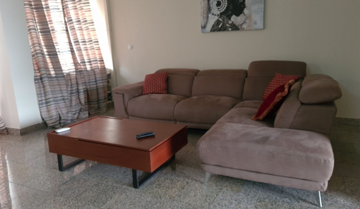 Appartement à louer à Gombé (27)