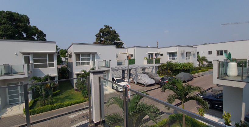 Villa Duplex Moderne a Vendre à Kinshasa R+1