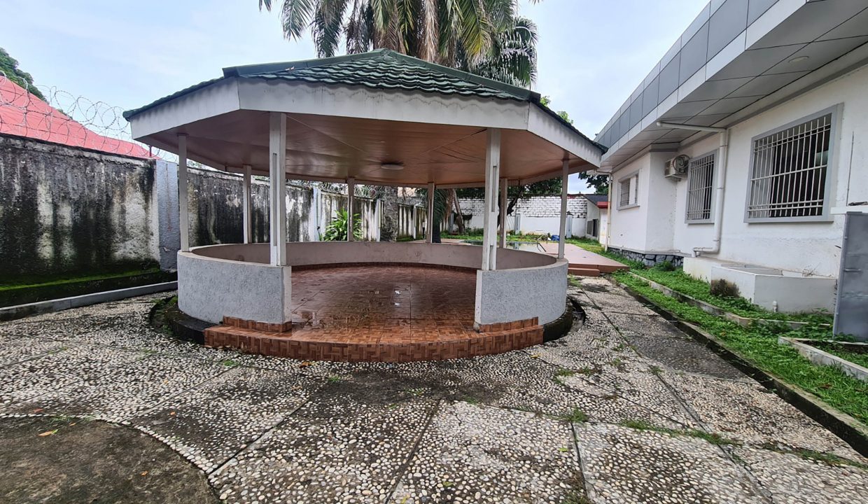 Villa à louerà Kinshasa Gombé.jpg 5
