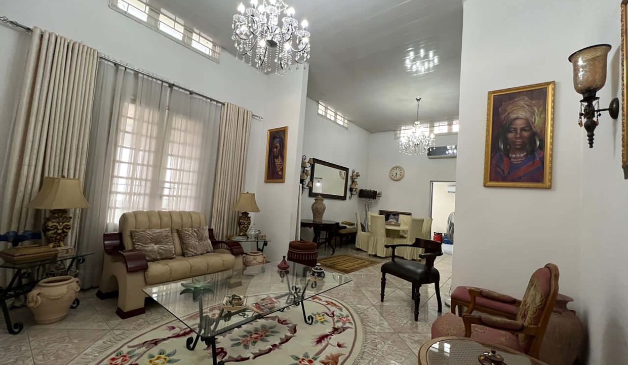 Villa a louer à Kinshasa Gombé.jpg 6