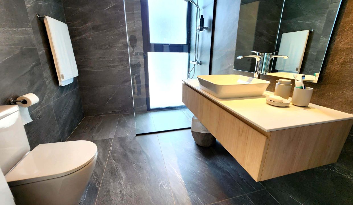 APPARTEMENT A VENDRE A KINSHASA GOMBÉ.jpg 21