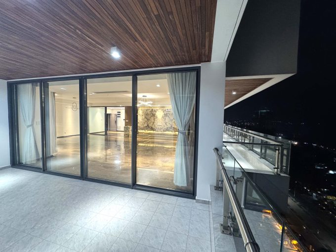 PENTHOUSE ULTRA-LUXUEUX À VENDRE À KINSHASA GOMBÉ