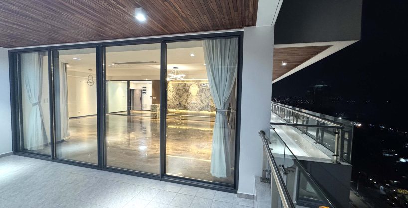 PENTHOUSE ULTRA-LUXUEUX À VENDRE À KINSHASA GOMBÉ