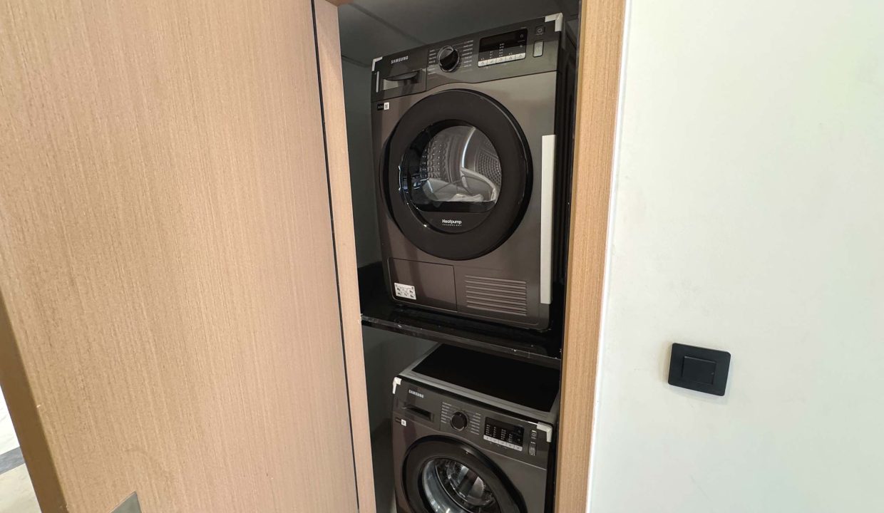 APPARTEMENT 1 CHAMBRE NGALIEMA.jpg 8