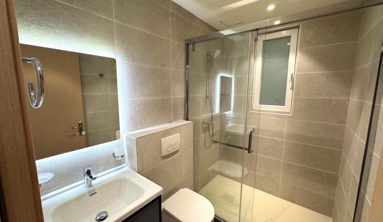 APPARTEMENT A VENDRE A KINSHASA GOMBÉ.jpg 18