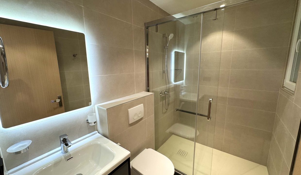 APPARTEMENT A VENDRE A KINSHASA GOMBÉ.jpg 27
