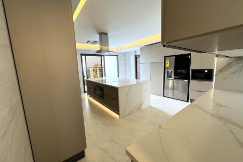 CONTRAT DE BAIL DE 20 ANS-PENTHOUSE ULTRA-LUXUEUX À LOUER À KINSHASA