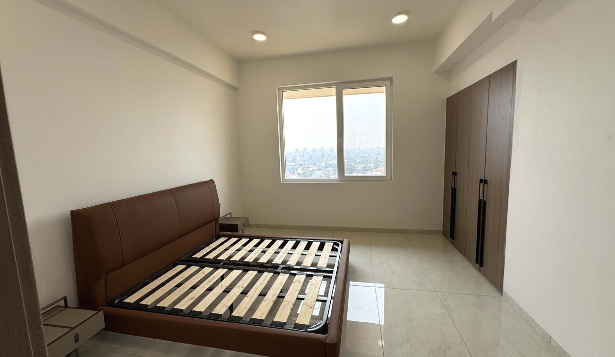 APPARTEMENT 3 CHAMBRES A GB NGALIEMA 11
