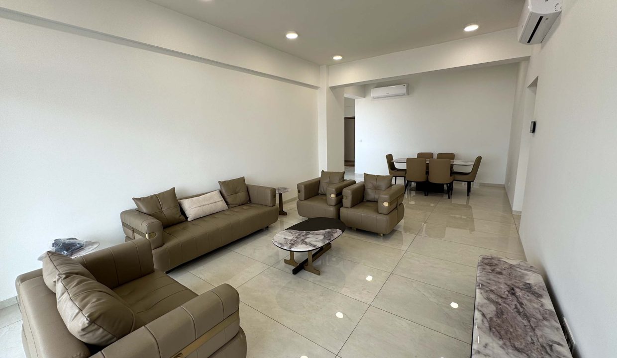 APPARTEMENT 3 CHAMBRES A GB NGALIEMA.jpg 15