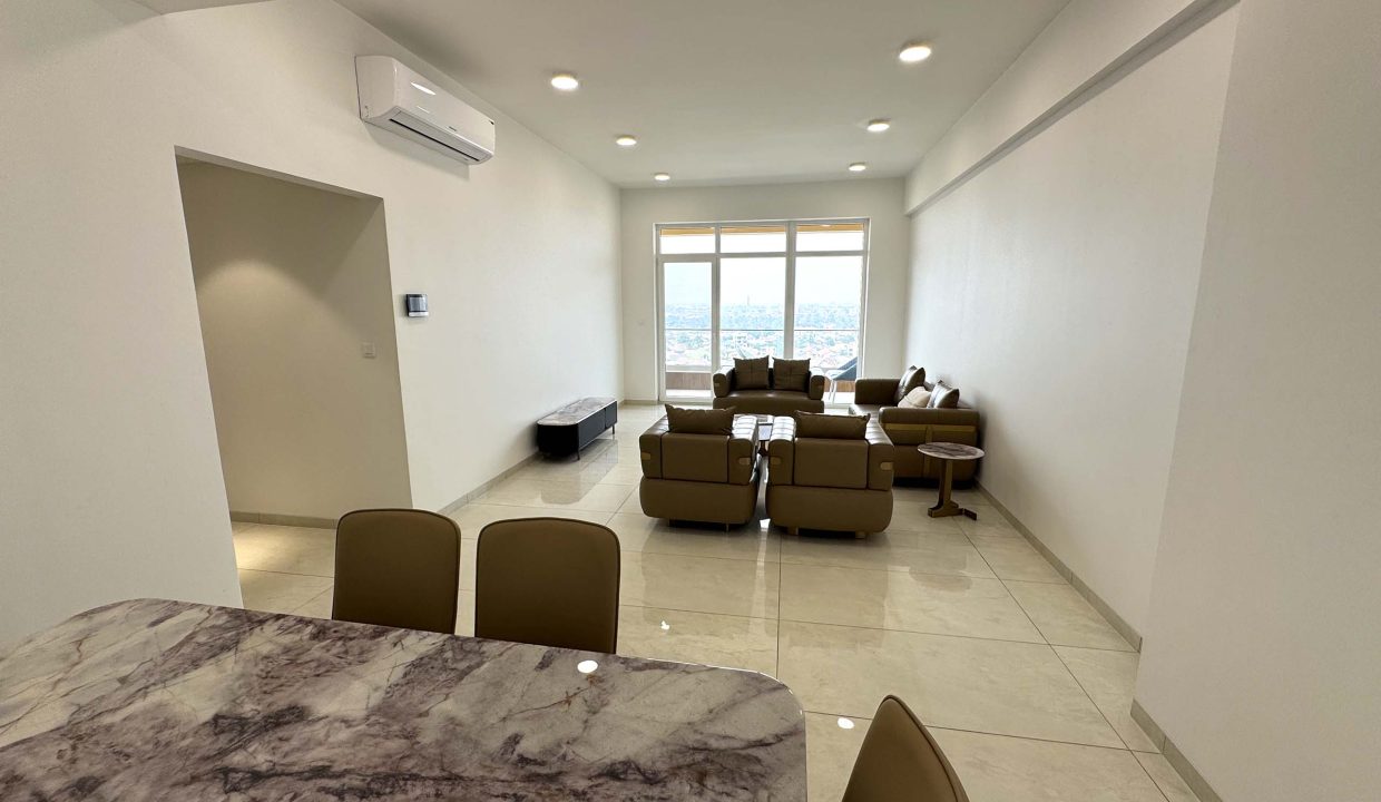 APPARTEMENT 3 CHAMBRES A GB NGALIEMA.jpg 16