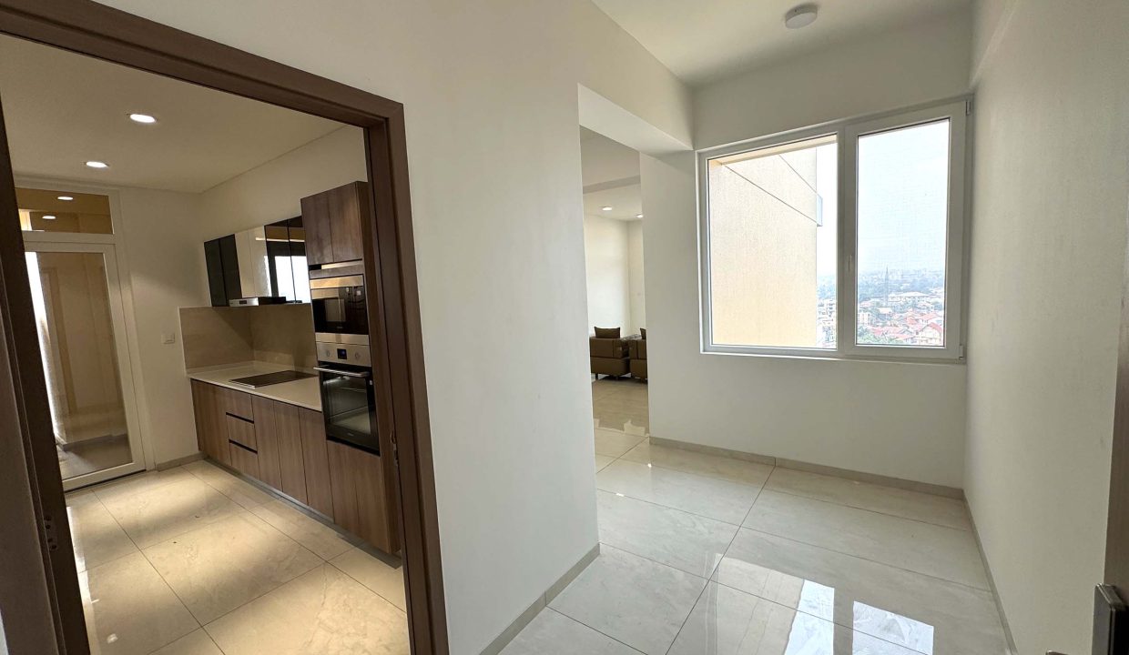 APPARTEMENT 3 CHAMBRES A GB NGALIEMA.jpg 18