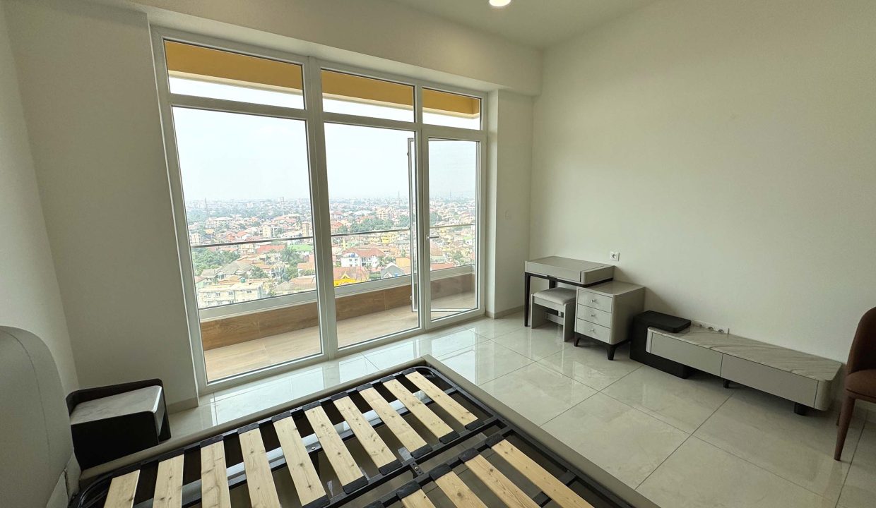 APPARTEMENT 3 CHAMBRES A GB NGALIEMA.jpg 3