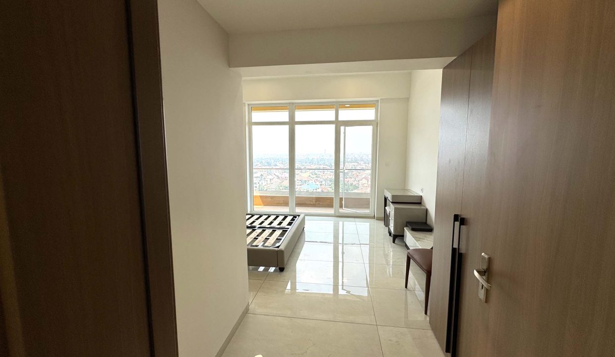 APPARTEMENT 3 CHAMBRES A GB NGALIEMA.jpg 4