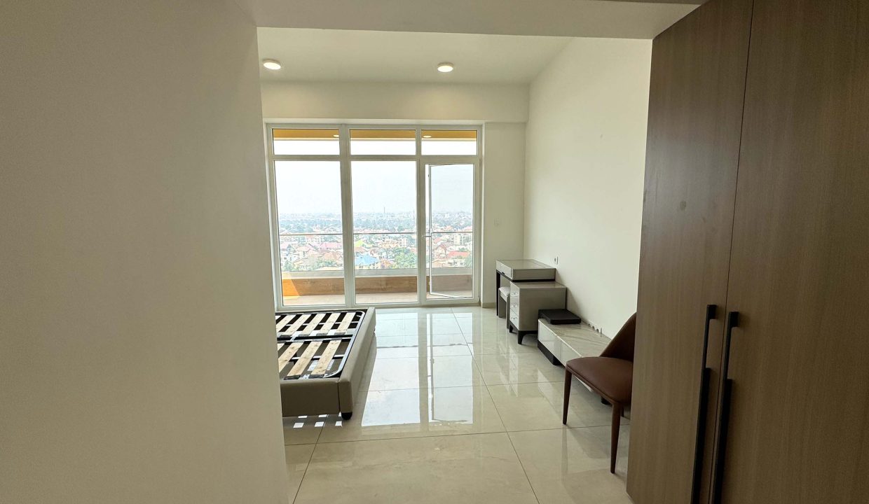 APPARTEMENT 3 CHAMBRES A GB NGALIEMA.jpg 8
